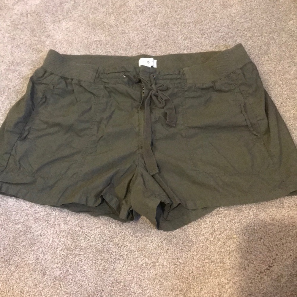 Women’s Loft Lou and Grey Army Green Shorts Large